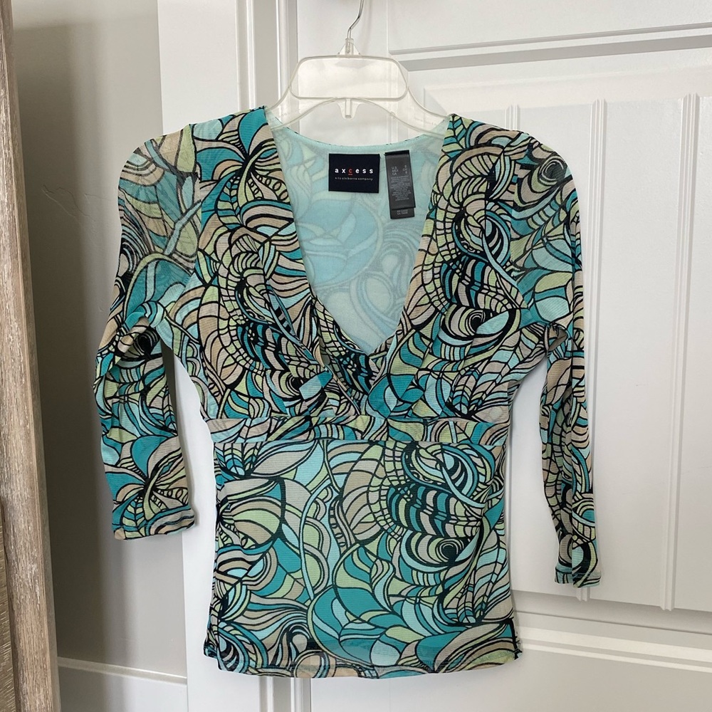 Form Fitting V-Neck Blouse